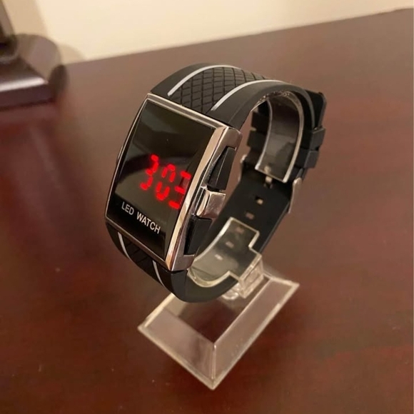 LED Digital Black Watch - Picture 2 of 5